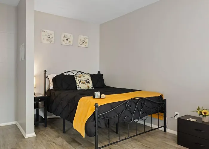 Sleeps 2/aurora/ext Discounts/wi-fi & Parkng Apartment *