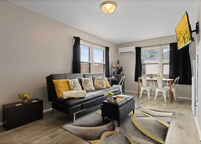 Apartment Sleeps 2/aurora/ext Discounts/wi-fi & Parkng